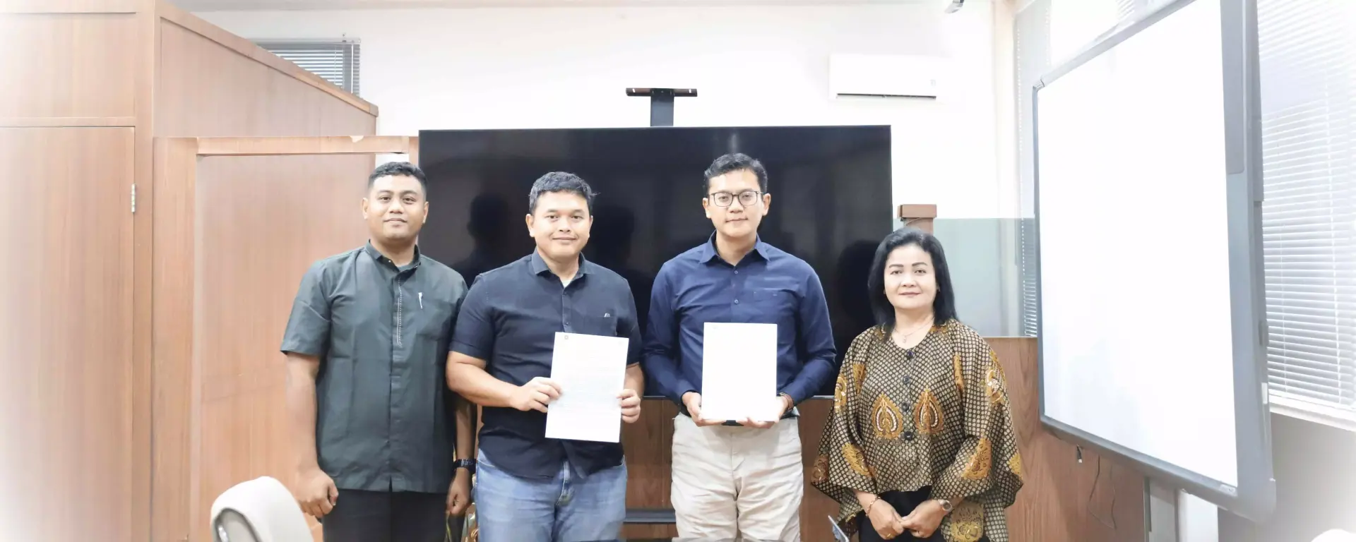 FP USU and PTPN IV Regional 1 Establish Student Internship Cooperation through Soybean Planting